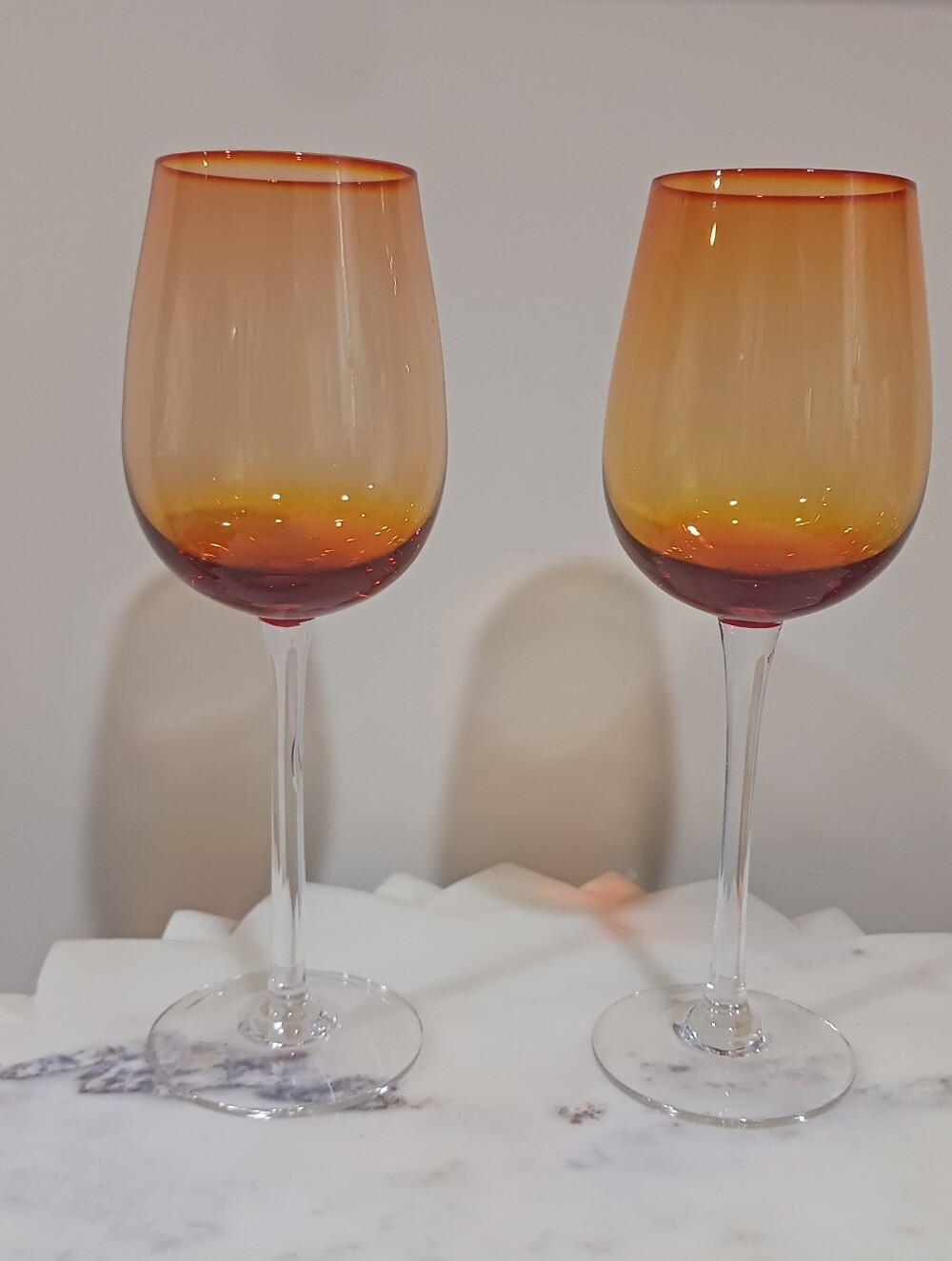 Pier 1 Imports LOT Amberina Ombre Wine Glasses & Terra Cotta Rattan Trivet Retro - Picture 4 of 16